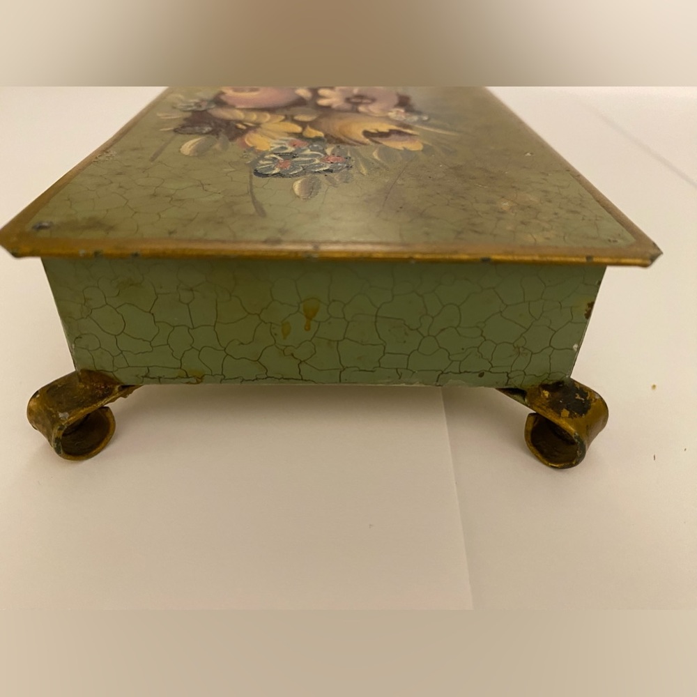Vintage Dutch Toleware Metal Cigarette Box on Feet - Picture 5 of 16